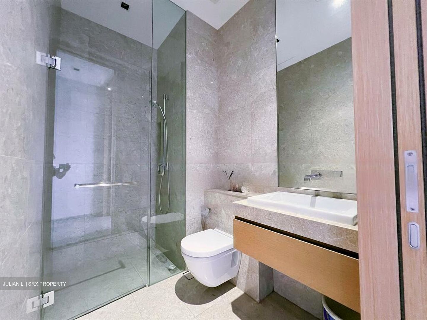 Nouvel 18 (D10), Condominium #467279501